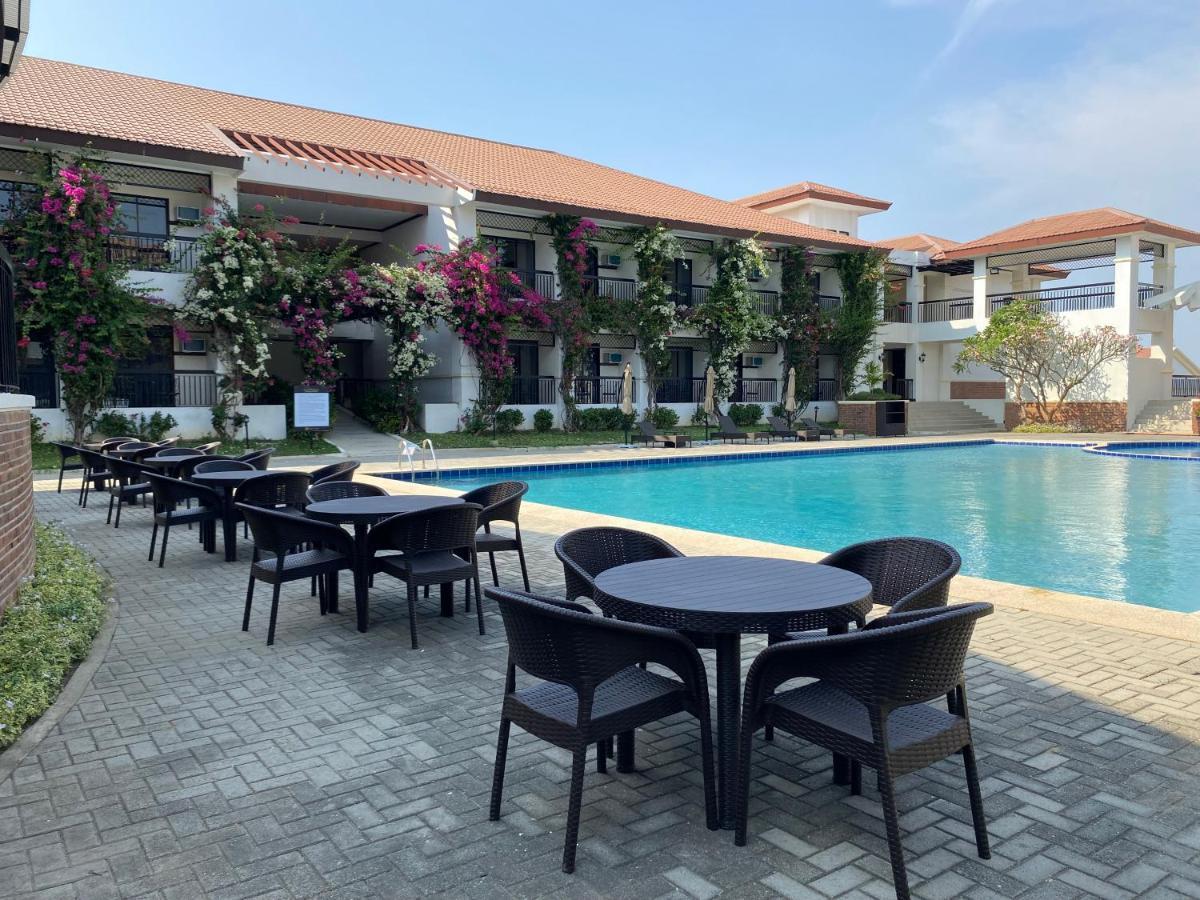 Plaza Del Norte Hotel And Convention Center Laoag Eksteriør billede