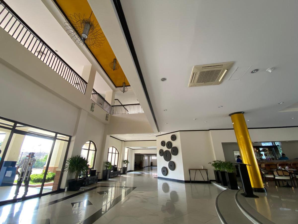 Plaza Del Norte Hotel And Convention Center Laoag Eksteriør billede