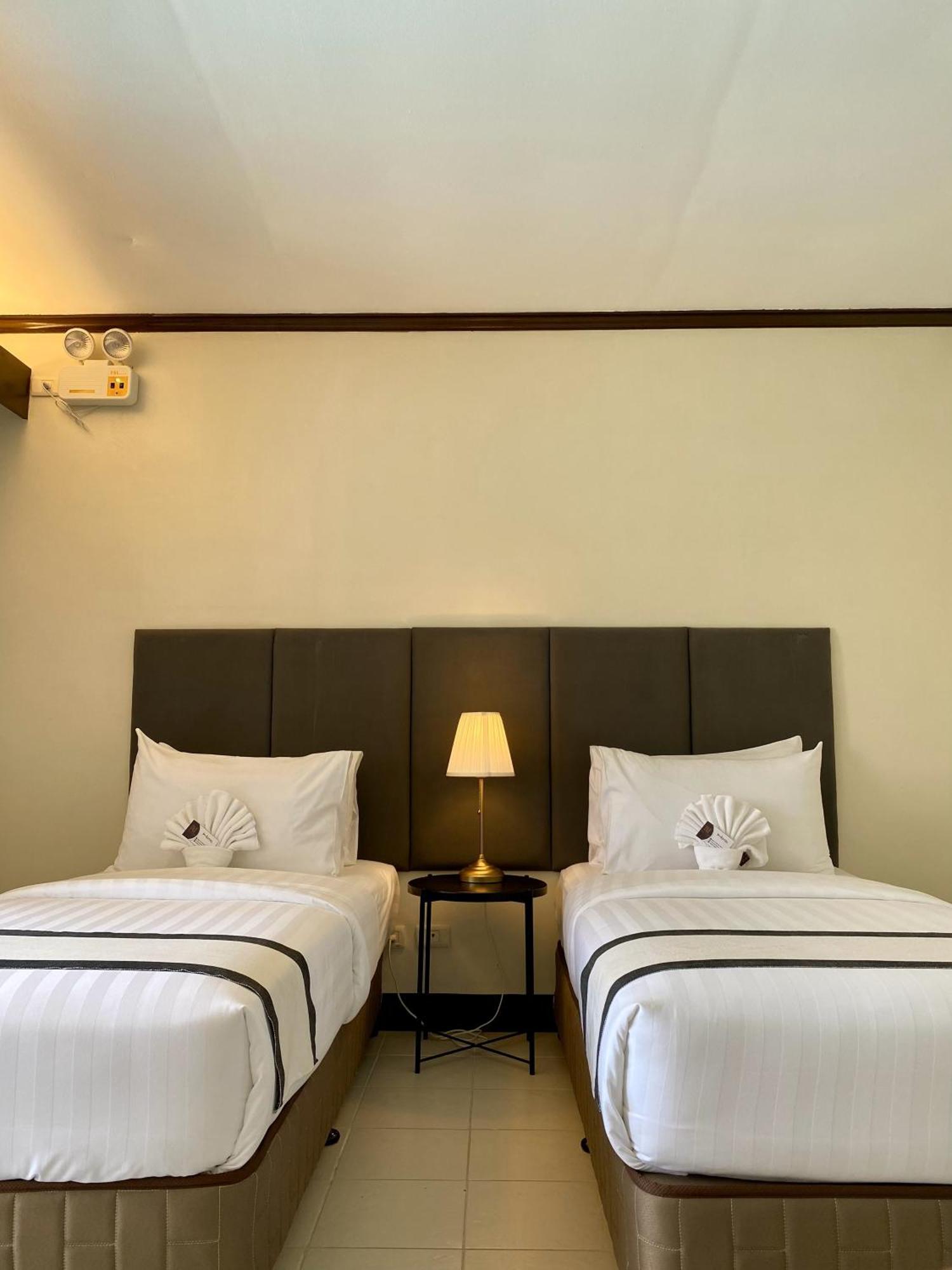 Plaza Del Norte Hotel And Convention Center Laoag Eksteriør billede