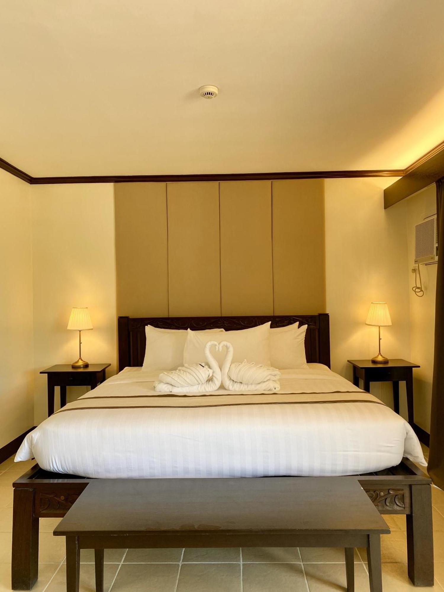 Plaza Del Norte Hotel And Convention Center Laoag Eksteriør billede